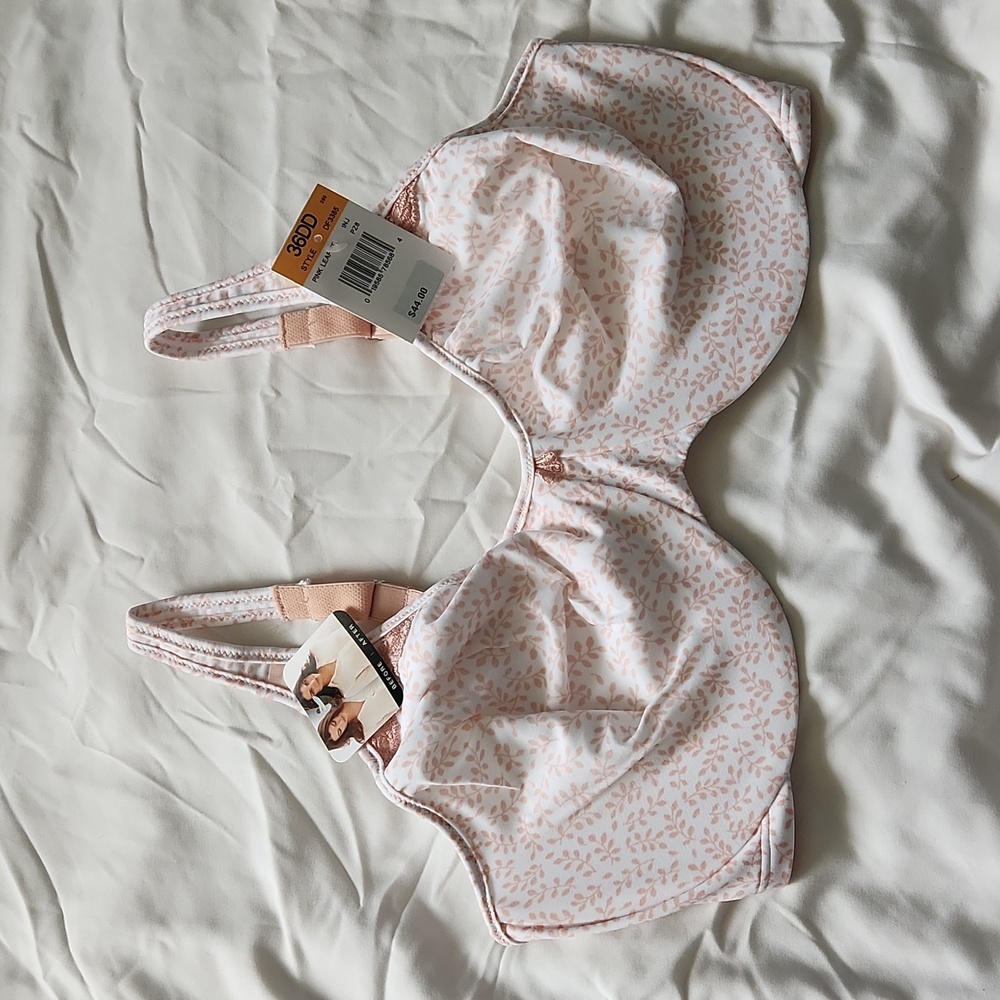 Bali bra, white with tan pattern, size 36dd